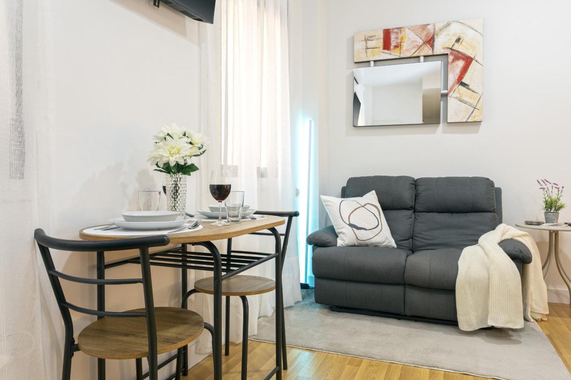 -Malagasunapts-Estudio Picasso Capuchinos Exterior photo