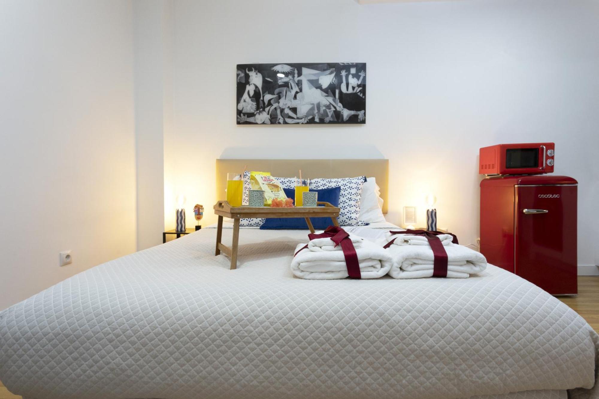 -Malagasunapts-Estudio Picasso Capuchinos Exterior photo
