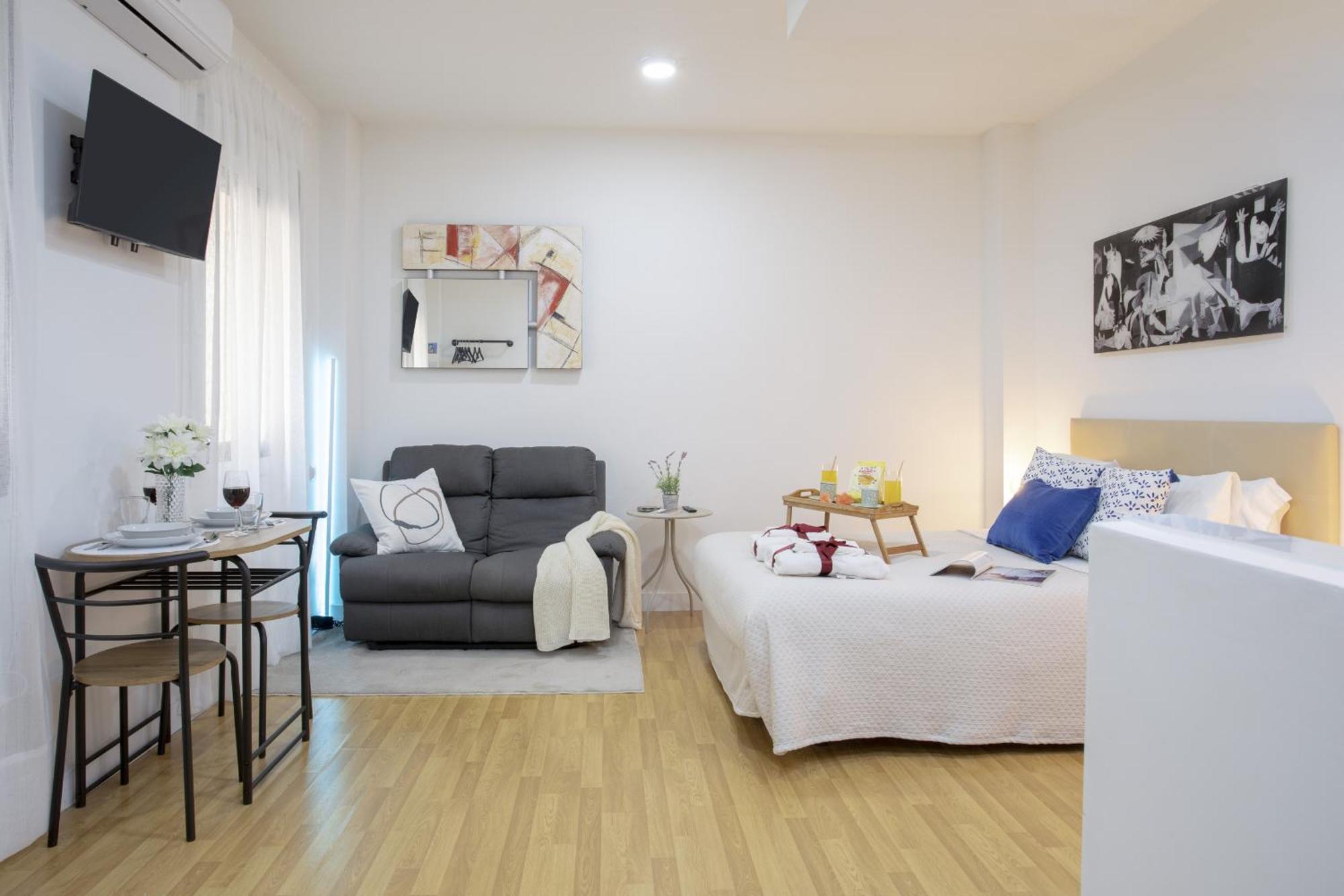-Malagasunapts-Estudio Picasso Capuchinos Exterior photo