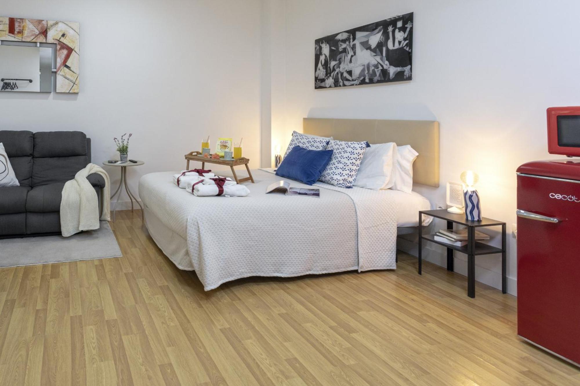 -Malagasunapts-Estudio Picasso Capuchinos Exterior photo