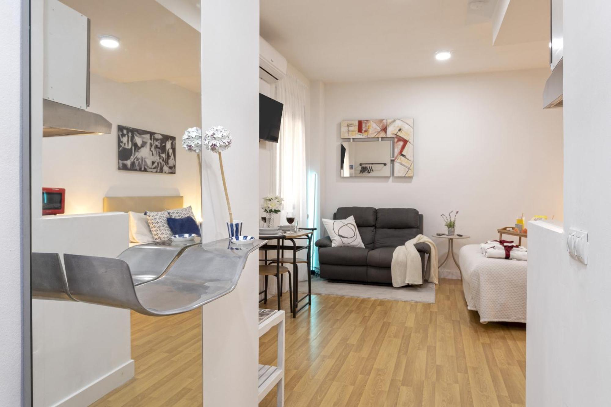 -Malagasunapts-Estudio Picasso Capuchinos Exterior photo